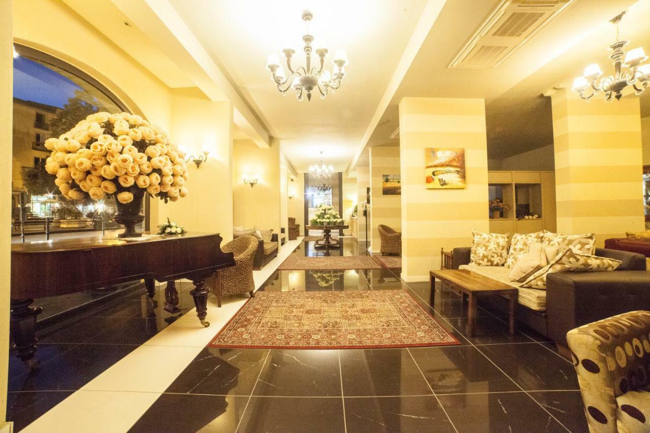 Roccamonfina Palace Hotel Ngoại thất bức ảnh
